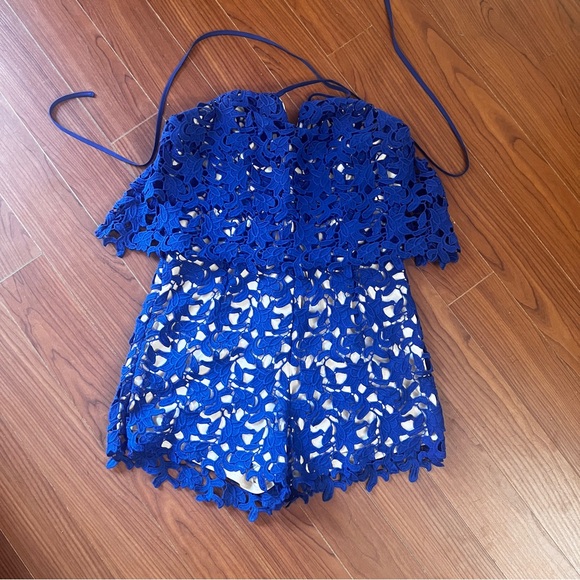 J.O.A Los Angeles Halter Neck Lace Romper in Royal Blue Size Medium - Picture 6 of 11